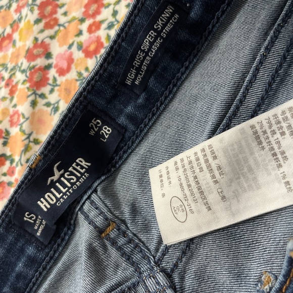 Hollister - Denim High Rise Super Skinny Jeans - Picture 4 of 5